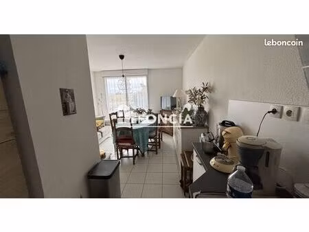 t2 loué 576 euros