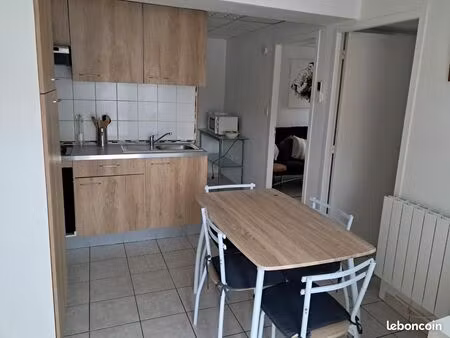 appartement plain-pied  meublé  climatisation reversible  parking et espace extérieur