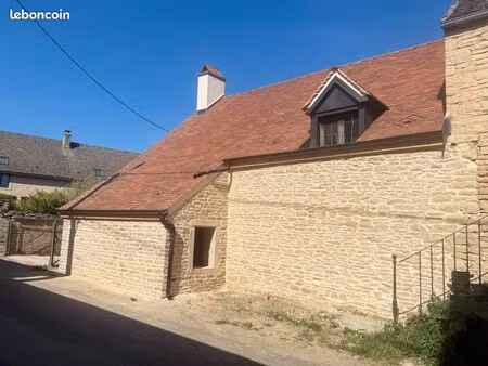 maison de 145m2 avec dépendance de 50m2 à chorey-les-beaune