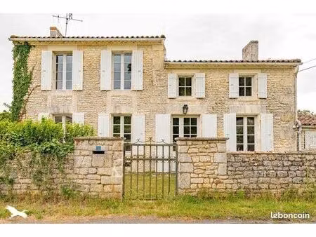 maison 8 pièces 180 m²