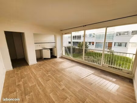 studio 1 pièce 25 m²