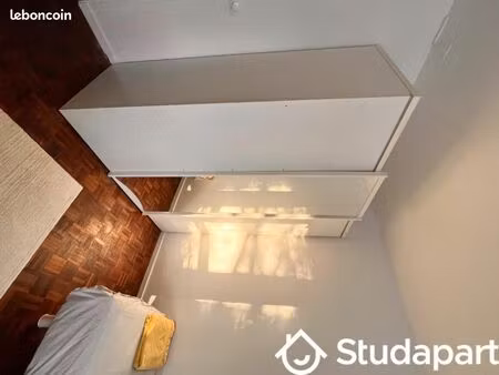 chambre 1 pièce 11 m²