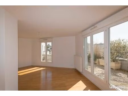 appartement 3 pièces de 68 m² + terrasse 17m²