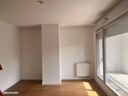 coup de cœur – 3 pièces 67 m² – dernier étage – belle véranda  balcon & parking – villejui