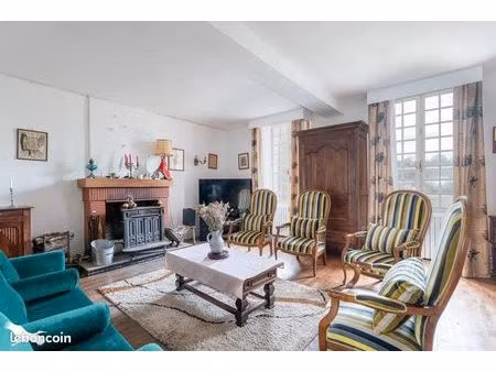 maison 3 pièces 242 m²