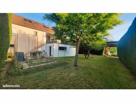 pavillon proche commodités et école