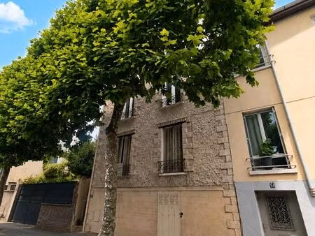 immeuble 11 pièces 197 m²