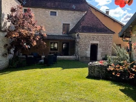 maison de charme au cœur de beze