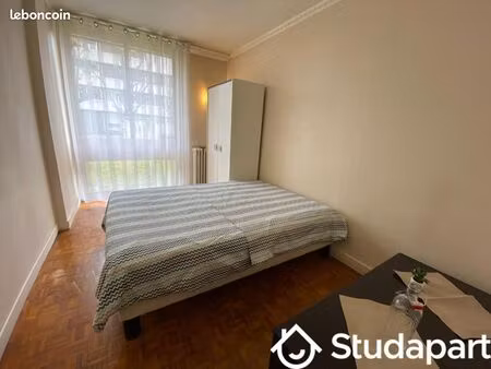 chambre 1 pièce 12 m²