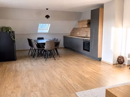 appartement t3 entièrement rénové – 80 m² au sol – dernier étage – proche centre pontarlie