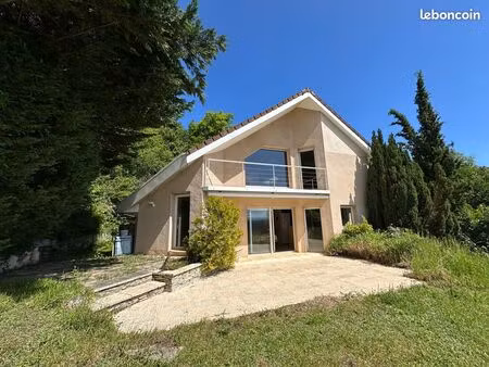 maison 6 pièces 160 m²
