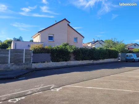 maison familiale récente 4 chambres – économe  lumineuse et prête à vivre – chemaudin et v