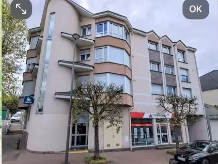 ◊◊ grand studio cuisine séparée   hyper centre evreux place parking