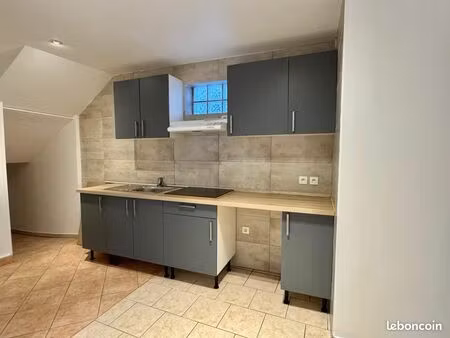 a louer 2 pièces 33m² + 10 m² de terrasse