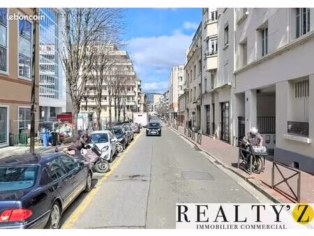 local commercial 241 m²