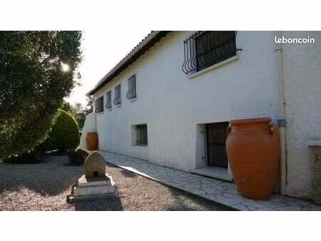 mas 10 pièces 250m² 2 logements 25 000m² box chevaux