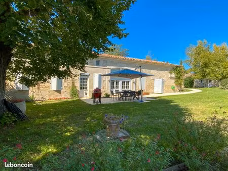 maison à vendre proche de jonzac  charente-maritime