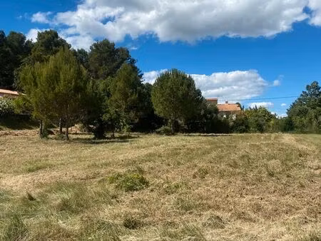terrain de 3240 m2 comprenant 810 m2 en zone constructible