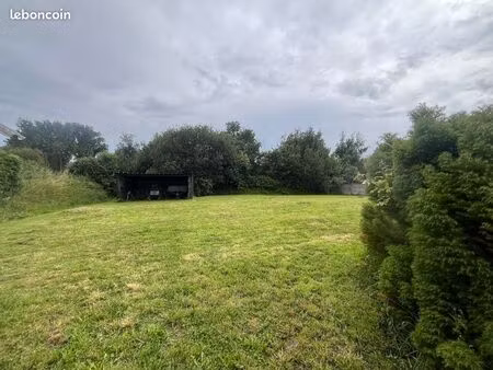 beau terrain à trégastel 750m2