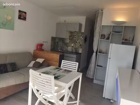 location studio cabine port camargue