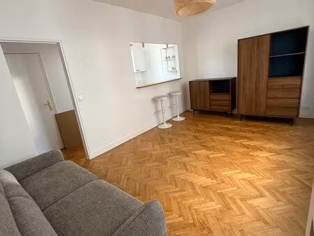 charmant f1 meublé