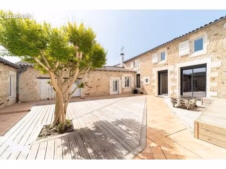 maison 6 pièces 278 m²