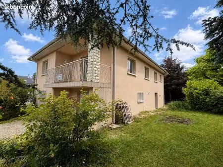 maison 8 pièces 161 m²