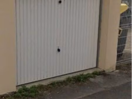 garage fermé individuel  accès très facile  besancon parc des chaprais