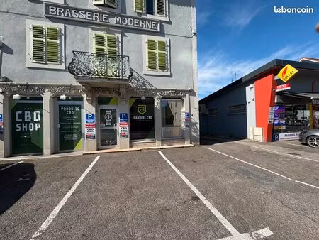 local commercial 98m2 -axe principal-parking-ancienne banque sécurisée