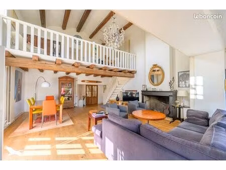 maison 6 pièces 210 m²