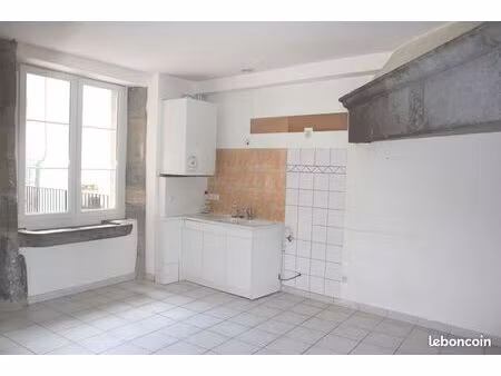 baumes les dames centre loue grand f5 en duplex