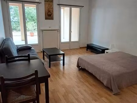 studio meublé avec terrasse