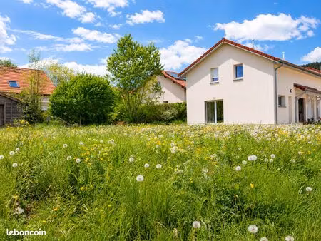 maison neuve à louer à val d’usiers