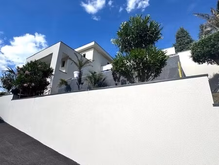 maison de 7 pièces de 190 m² à bourgoin-jallieu