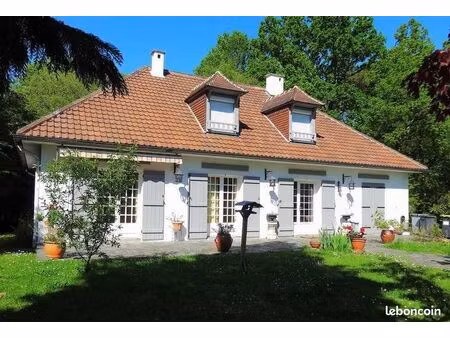 pavillon 7 pièces 150 m²