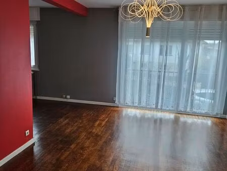 maison 4 chambres proche commerces  écoles située à 2 min du centre ville de montbéliard