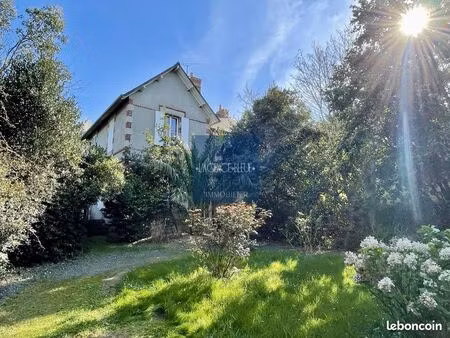 la comtesse - propriete de famille sur parc de 1100m2