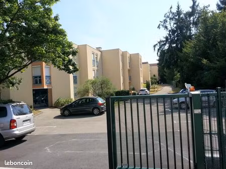 joli studio étudiants  meublé dans résidence calme