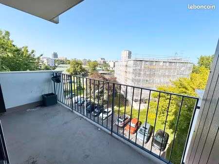 vente d’un appartement 3 pièces de 65m² - 95 000 cergy