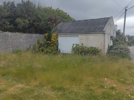 vente petit batiment sur terrain 295m²