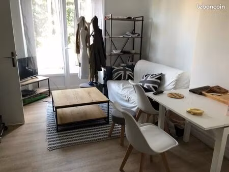 t1 lumineux avec balcon et parking privé sécurisé – entre centre-ville et port du légué