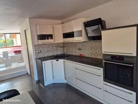 location t3 meublé en triplex