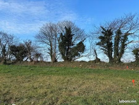 terrain 584 m² bourg blanc