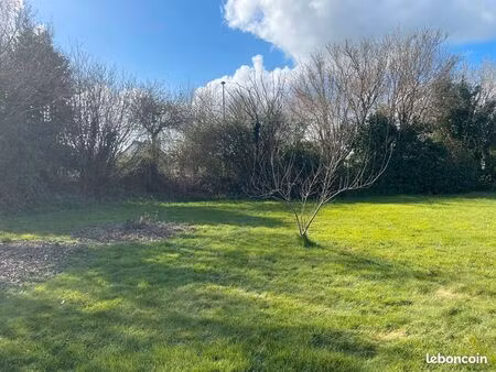 terrain 607 m² gouesnach