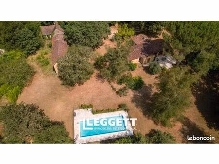 maison 8 pièces 275 m²