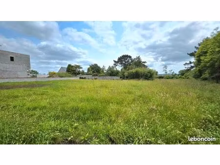 grand terrain 1511m2 viabilisé pluguffan