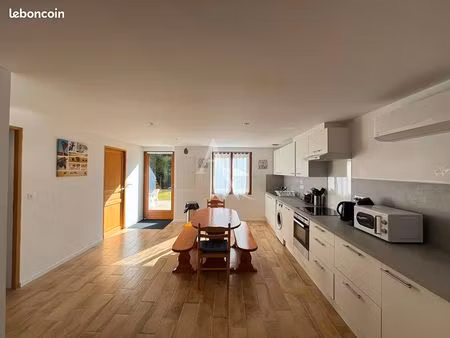 immeuble 8 pièces 218 m²