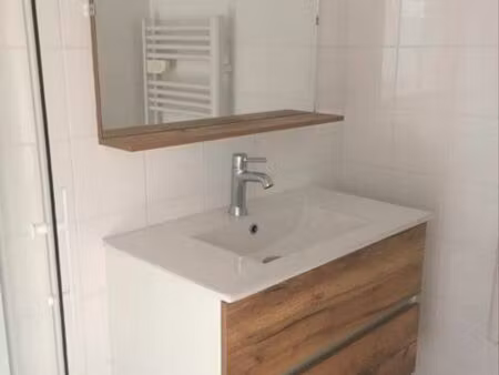 ? à louer – charmante petite maison à rochefort-sur-mer (39 m²) – disponible immédiatement