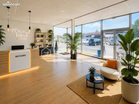 bureaux 821 m²