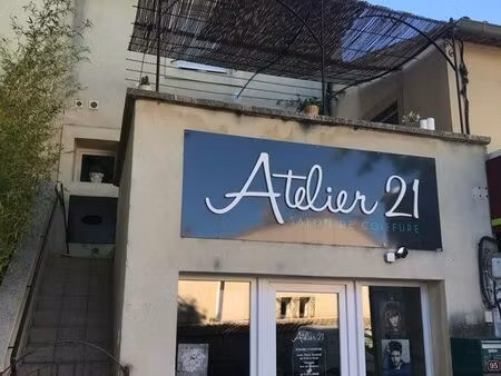 à louer – local commercial 60 m² au cœur de rochegude
